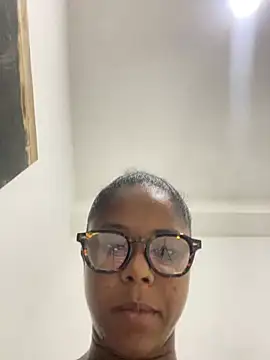 LIA PARKERR online show from May 24, 2:27 am