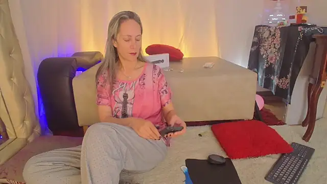 laurasofia45 online show from June 11, 11:19 am