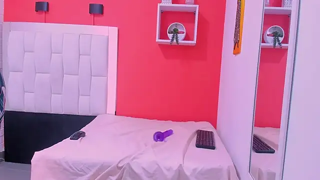 Roxy sexy69  online show from February 20, 6:26 am