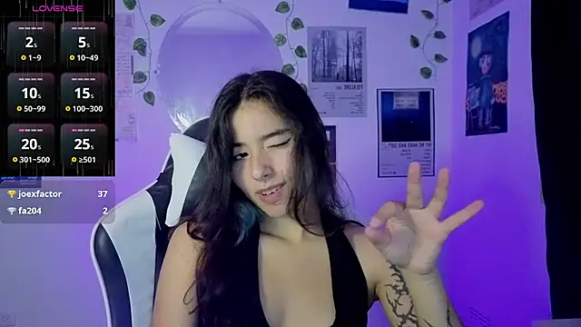 Snapshot of IvyStone_ chatting on June 11, 12:32 am IvyStone online show from June 11, 12:32 am