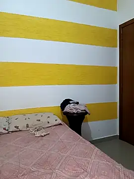 Snapshot of Anjinha_nenem chatting on May 1, 8:41 am Anjinha nenem online show from May 1, 8:41 am