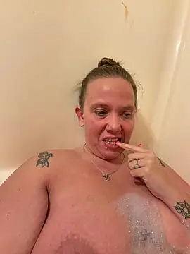 lickablelynn87 online show from March 6, 1:57 am