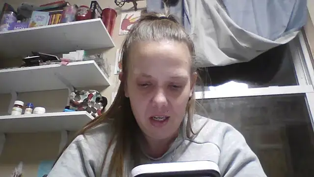 lickablelynn87 online show from March 13, 12:17 am