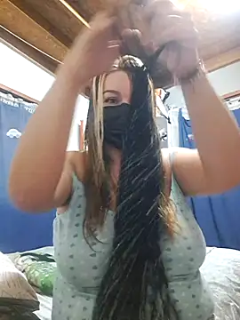 Snapshot of tuhardsexy chatting on July 10, 2:16 am tuhardsexy online show from July 10, 2:16 am