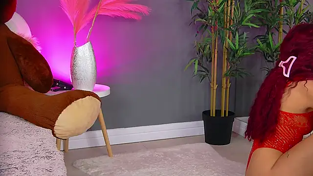 CrystalRedd online show from May 5, 5:15 am
