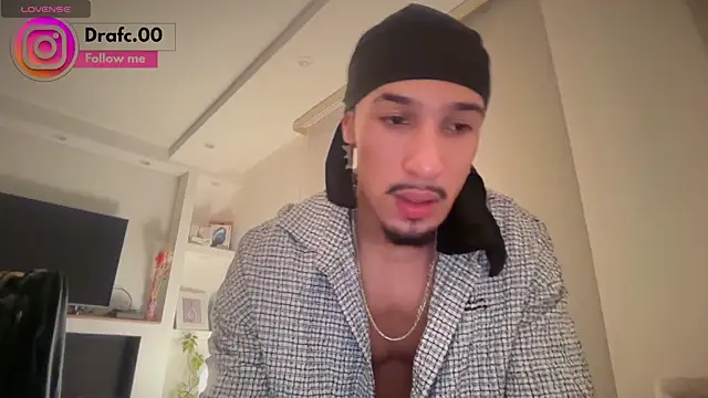 Snapshot of rafael_stone11 chatting on July 13, 5:43 am rafael stone11 online show from July 13, 5:43 am