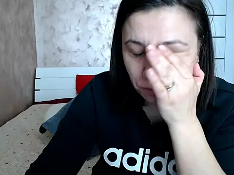 LorraGrey online show from March 18, 6:49 am