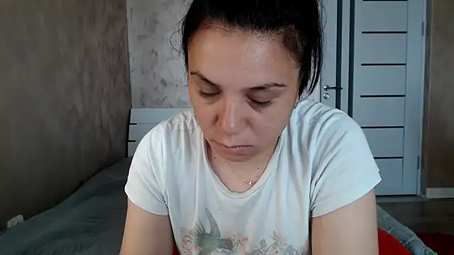 LorraGrey online show from June 9, 3:40 am