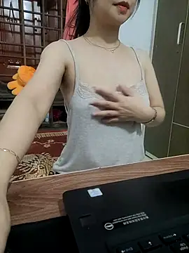 Snapshot of NinaKey chatting on July 30, 4:17 pm NinaKey online show from July 30, 4:17 pm