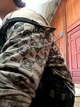 hot-luna- online show from February 18, 12:39 am