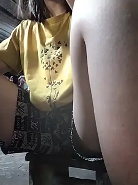 Snapshot of Bella-222 chatting on May 13, 10:49 pm Bella-222 online show from May 13, 10:49 pm