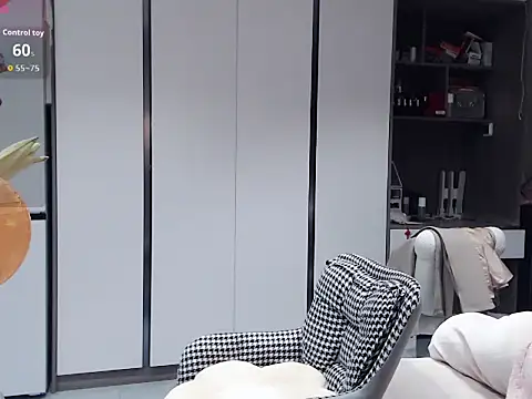 Tsuki-y online show from March 3, 12:22 pm