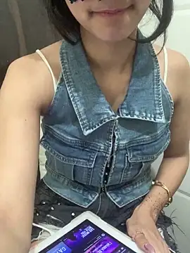 HEENA-STRIP online show from February 24, 7:34 pm