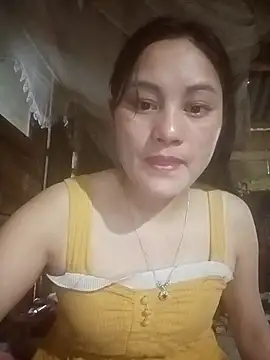 Snapshot of Momo-biki chatting on May 6, 2:08 am Momo-biki online show from May 6, 2:08 am