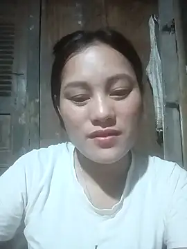 Snapshot of Momo-biki chatting on May 15, 12:12 pm Momo-biki online show from May 15, 12:12 pm