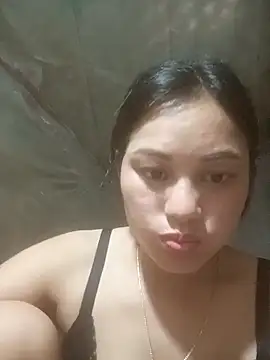 Snapshot of Momo-biki chatting on May 16, 10:36 am Momo-biki online show from May 16, 10:36 am