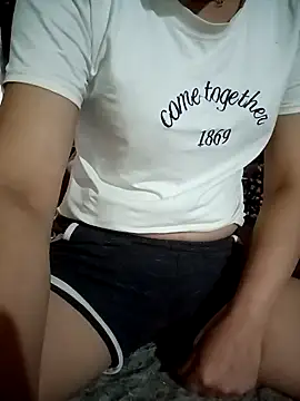Snapshot of Momo-biki chatting on June 15, 12:46 am Momo-biki online show from June 15, 12:46 am