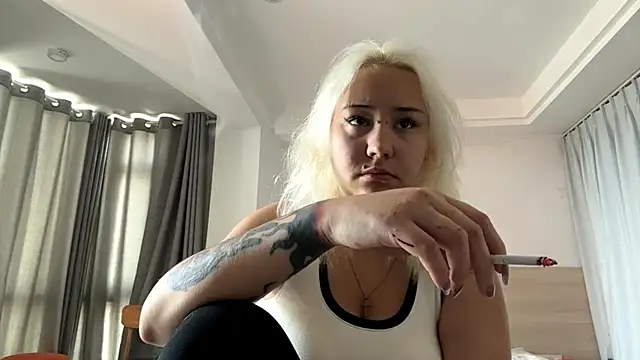 LuxureMia online show from February 2, 5:06 am