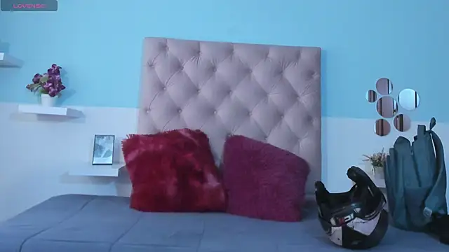 kendall hernandez online show from February 18, 2:13 pm