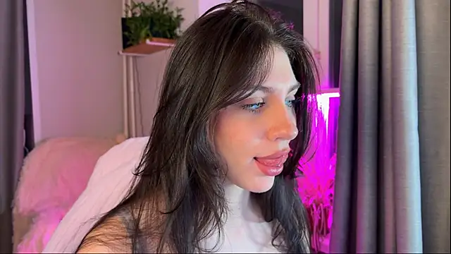 Snapshot of lunawho chatting on February 27, 3:28 am lunawho online show from February 27, 3:28 am