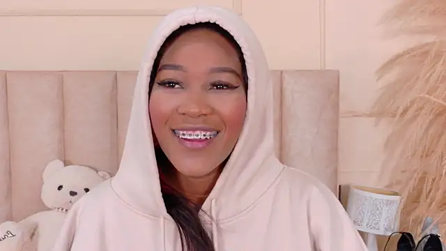 Snapshot of JosselynBrown chatting on July 6, 11:18 am JosselynBrown online show from July 6, 11:18 am