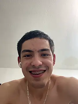Snapshot of Tupapi696969q chatting on April 25, 4:59 am Tupapi696969q online show from April 25, 4:59 am