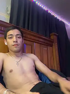 Snapshot of Tupapi696969q chatting on May 8, 4:40 am Tupapi696969q online show from May 8, 4:40 am