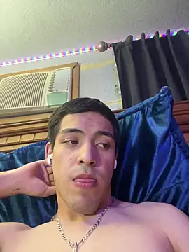 Snapshot of Tupapi696969q chatting on May 16, 4:31 am Tupapi696969q online show from May 16, 4:31 am