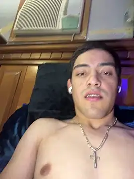 Snapshot of Tupapi696969q chatting on May 21, 4:30 am Tupapi696969q online show from May 21, 4:30 am