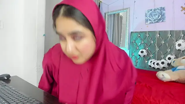 SamiraAwada online show from June 23, 7:23 pm