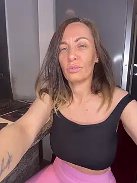 DivineAmely online show from February 11, 9:09 pm