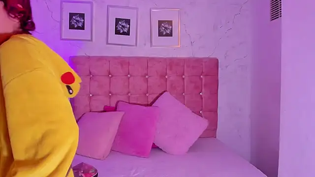 MiaaBlake  online show from May 1, 6:23 pm