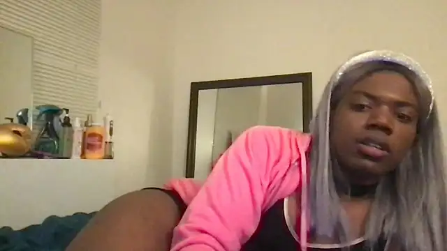 Snapshot of frenchiego chatting on March 9, 4:27 am frenchiego online show from March 9, 4:27 am