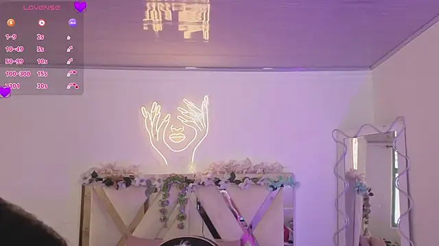 NEFTIS TAY online show from March 6, 7:10 pm