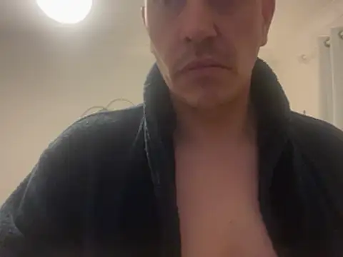 Snapshot of malcolm2334 chatting on April 12, 1:10 am malcolm2334 online show from April 12, 1:10 am