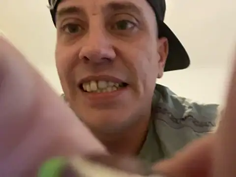Snapshot of malcolm2334 chatting on May 24, 5:40 pm malcolm2334 online show from May 24, 5:40 pm