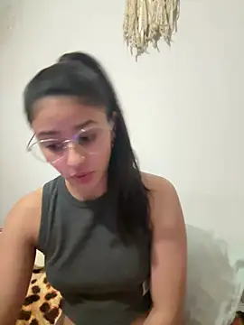 Snapshot of madison90 chatting on May 29, 1:03 am madison90 online show from May 29, 1:03 am