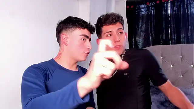 Snapshot of naughtysalomonn chatting on April 9, 8:58 pm naughtysalomonn online show from April 9, 8:58 pm