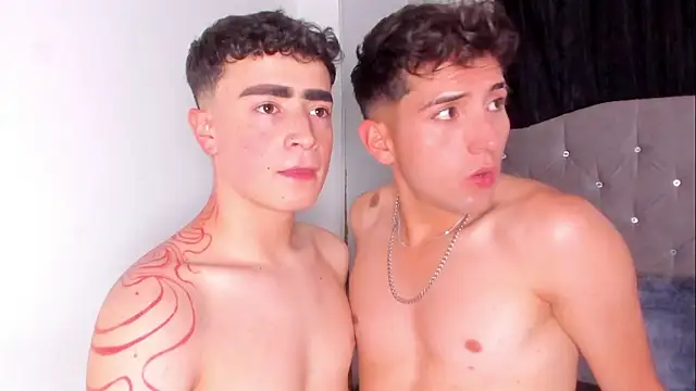 Snapshot of naughtysalomonn chatting on April 14, 9:54 pm naughtysalomonn online show from April 14, 9:54 pm