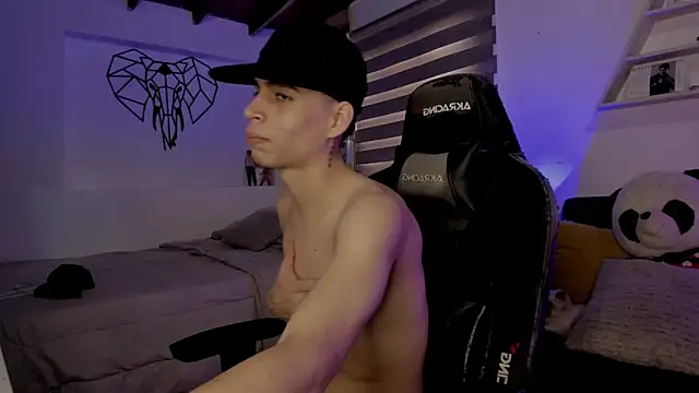 juan posada online show from February 11, 8:36 pm