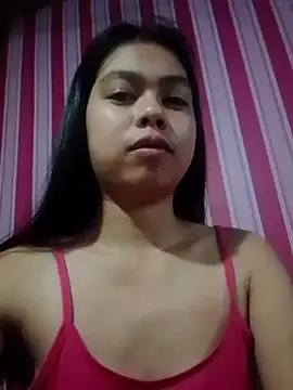 Snapshot of Heavens_night04 chatting on May 8, 12:32 pm Heavens night04 online show from May 8, 12:32 pm