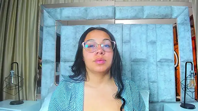 Snapshot of amy_noa chatting on June 12, 3:27 am amy noa online show from June 12, 3:27 am