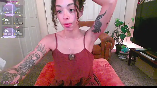 Snapshot of gunzinrose chatting on July 2, 1:27 am gunzinrose online show from July 2, 1:27 am
