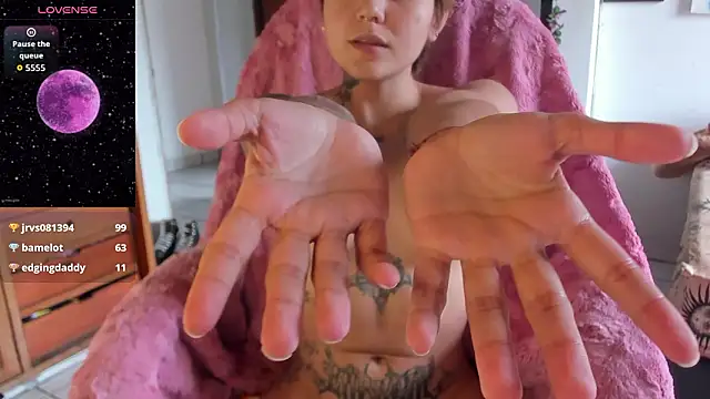 Snapshot of sunflowerr_ chatting on March 2, 7:32 pm sunflowerr online show from March 2, 7:32 pm