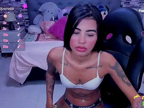 Mia Lover  online show from March 10, 3:00 am