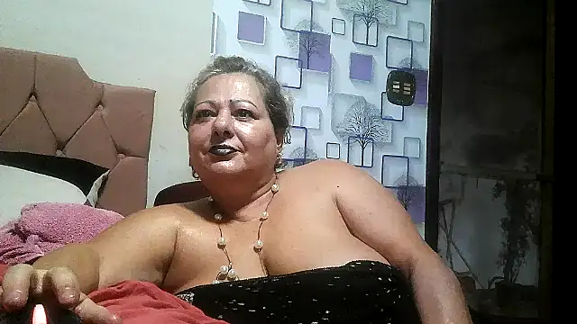 bialoba7 online show from February 1, 9:35 pm