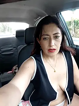 aliz963040 online show from August 1, 7:46 pm