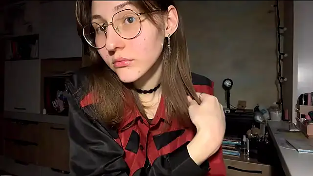 Miaaa Moon online show from February 5, 4:22 pm