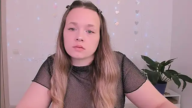 Snapshot of evilla_brill chatting on May 8, 8:30 am evilla brill online show from May 8, 8:30 am
