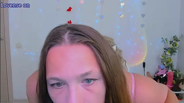 Snapshot of evilla_brill chatting on July 6, 8:22 am evilla brill online show from July 6, 8:22 am